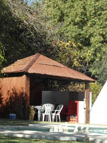 4 bedroom Villa for sale in Benahavís with pool garage - € 1,250,000 (Ref: 2834503)