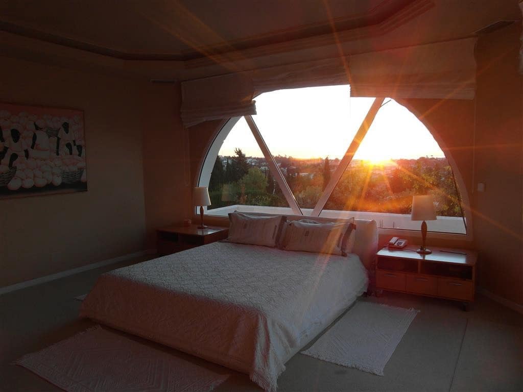 4 bedroom Villa for sale in Benahavis with pool garage - € 1,250,000 (Ref: 2834503)