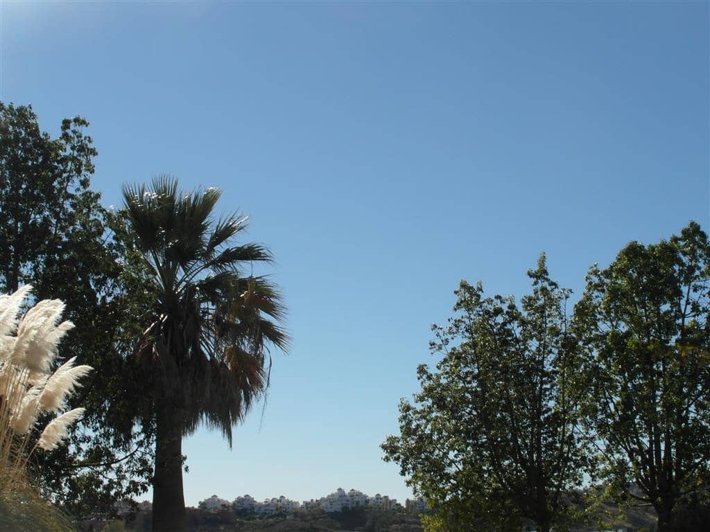 4 bedroom Villa for sale in Benahavis with pool garage - € 1,250,000 (Ref: 2834503)