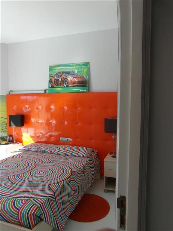 4 bedroom Villa for sale in Benahavis with pool garage - € 1,250,000 (Ref: 2834503)