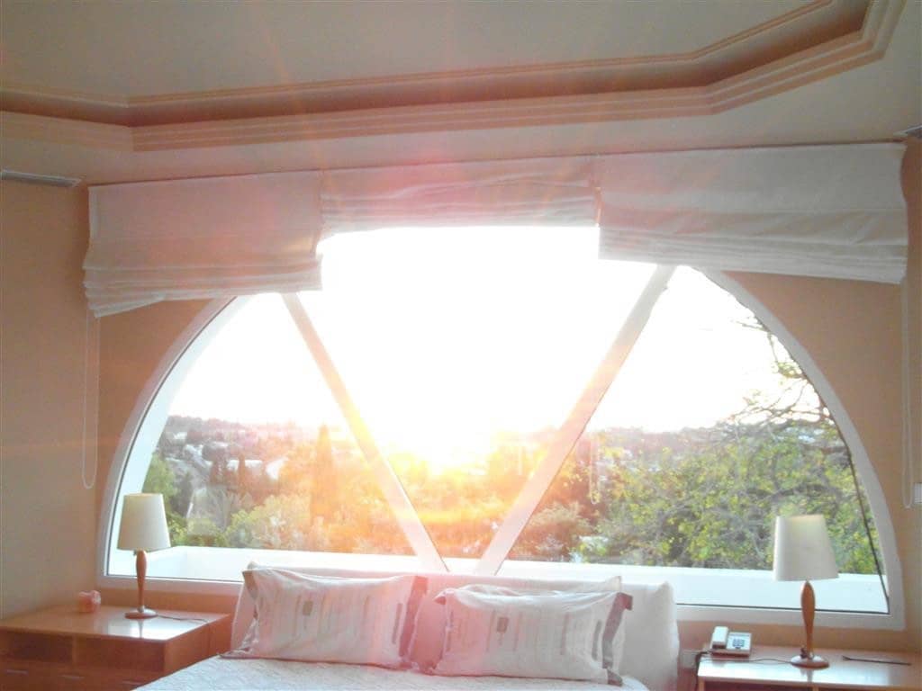 4 bedroom Villa for sale in Benahavis with pool garage - € 1,250,000 (Ref: 2834503)