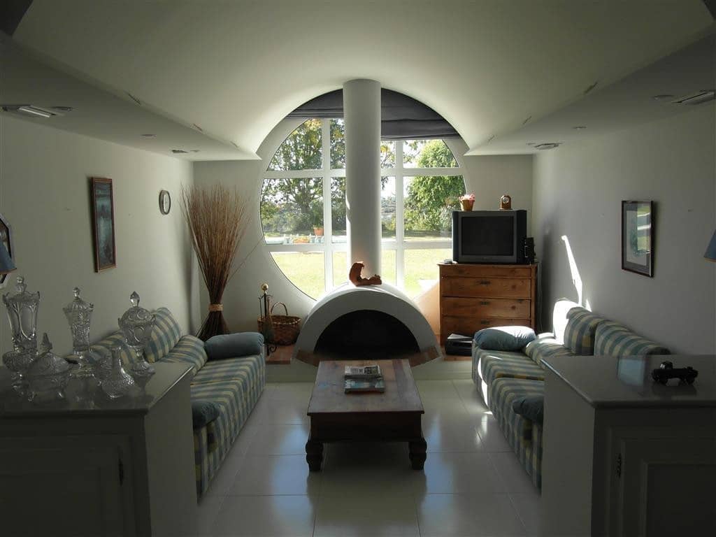 4 bedroom Villa for sale in Benahavis with pool garage - € 1,250,000 (Ref: 2834503)