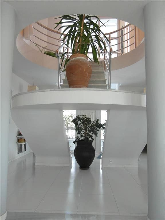 4 bedroom Villa for sale in Benahavis with pool garage - € 1,250,000 (Ref: 2834503)