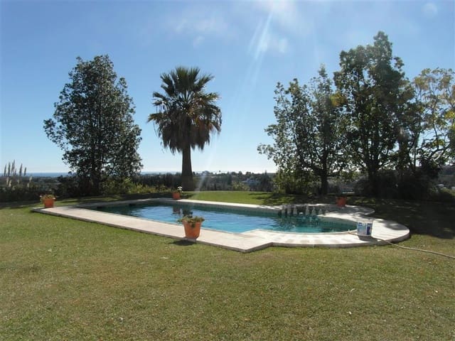 4 bedroom Villa for sale in Benahavís with pool garage - € 1,250,000 (Ref: 2834503)