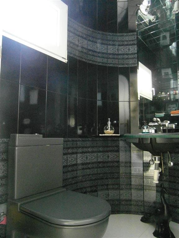 4 bedroom Villa for sale in Benahavis with pool garage - € 1,250,000 (Ref: 2834503)