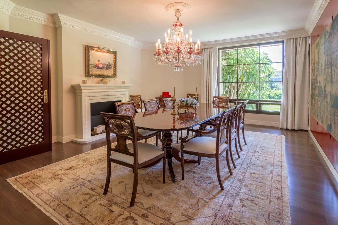 6 bedroom Villa for sale in Rio Real with pool garage - € 3,500,000 (Ref: 6544792)