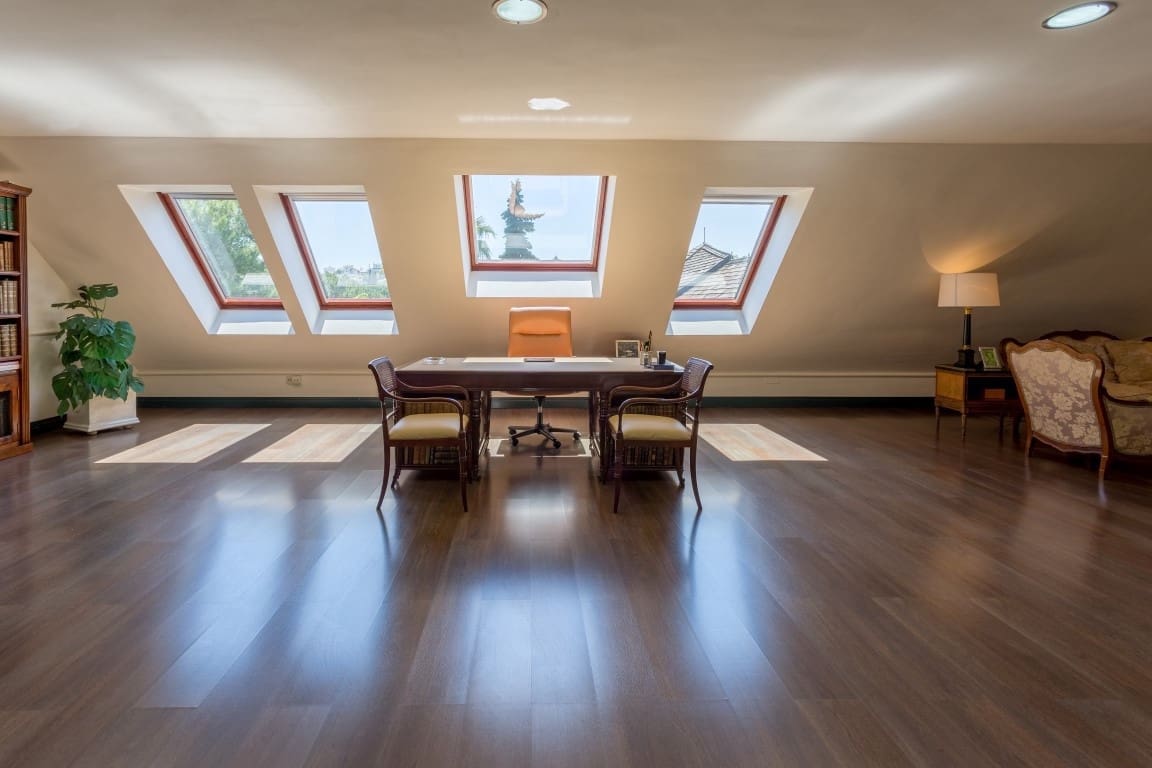 6 bedroom Villa for sale in Rio Real with pool garage - € 3,500,000 (Ref: 6544792)