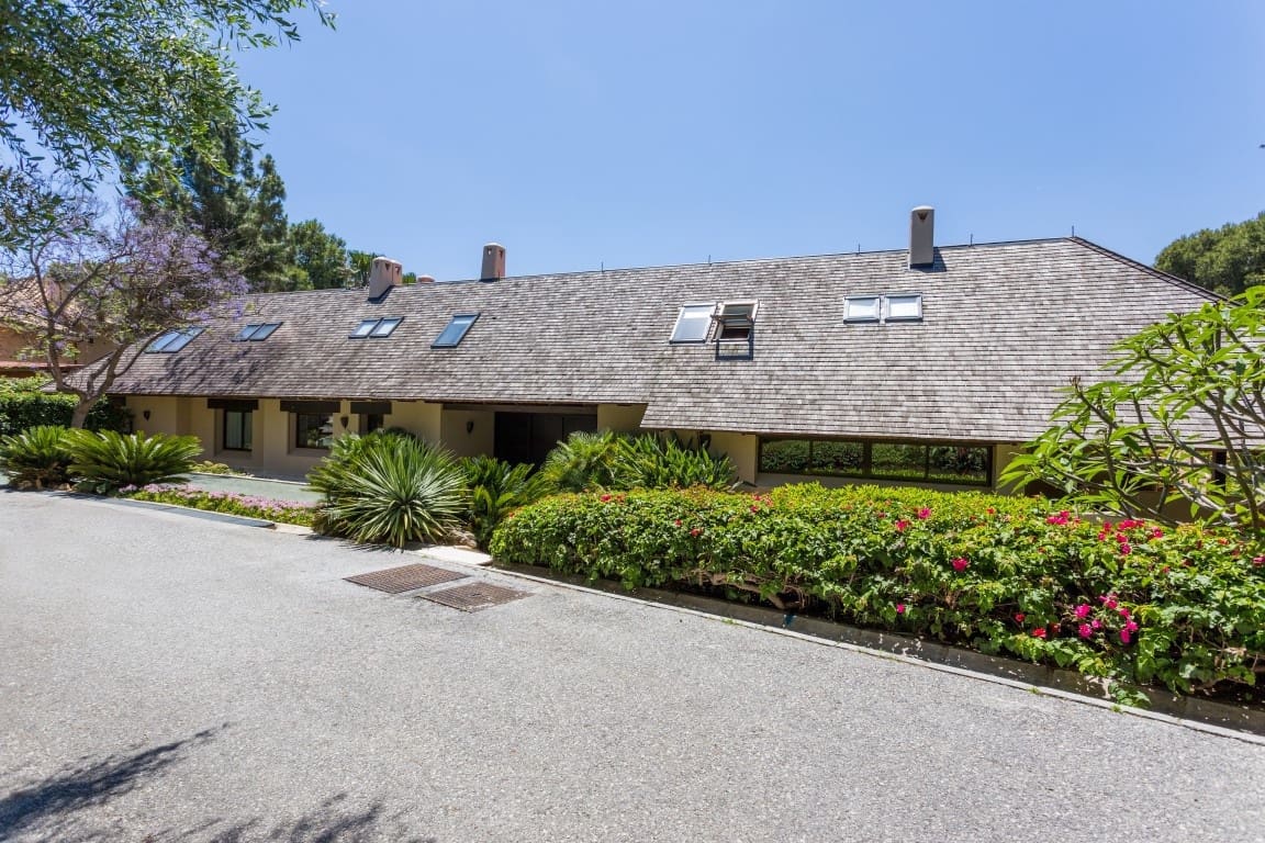 6 bedroom Villa for sale in Rio Real with pool garage - € 3,500,000 (Ref: 6544792)