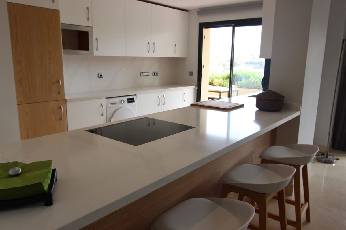 2 bedroom Apartment for sale in Benahavis with pool garage - € 575,000 (Ref: 6544810)
