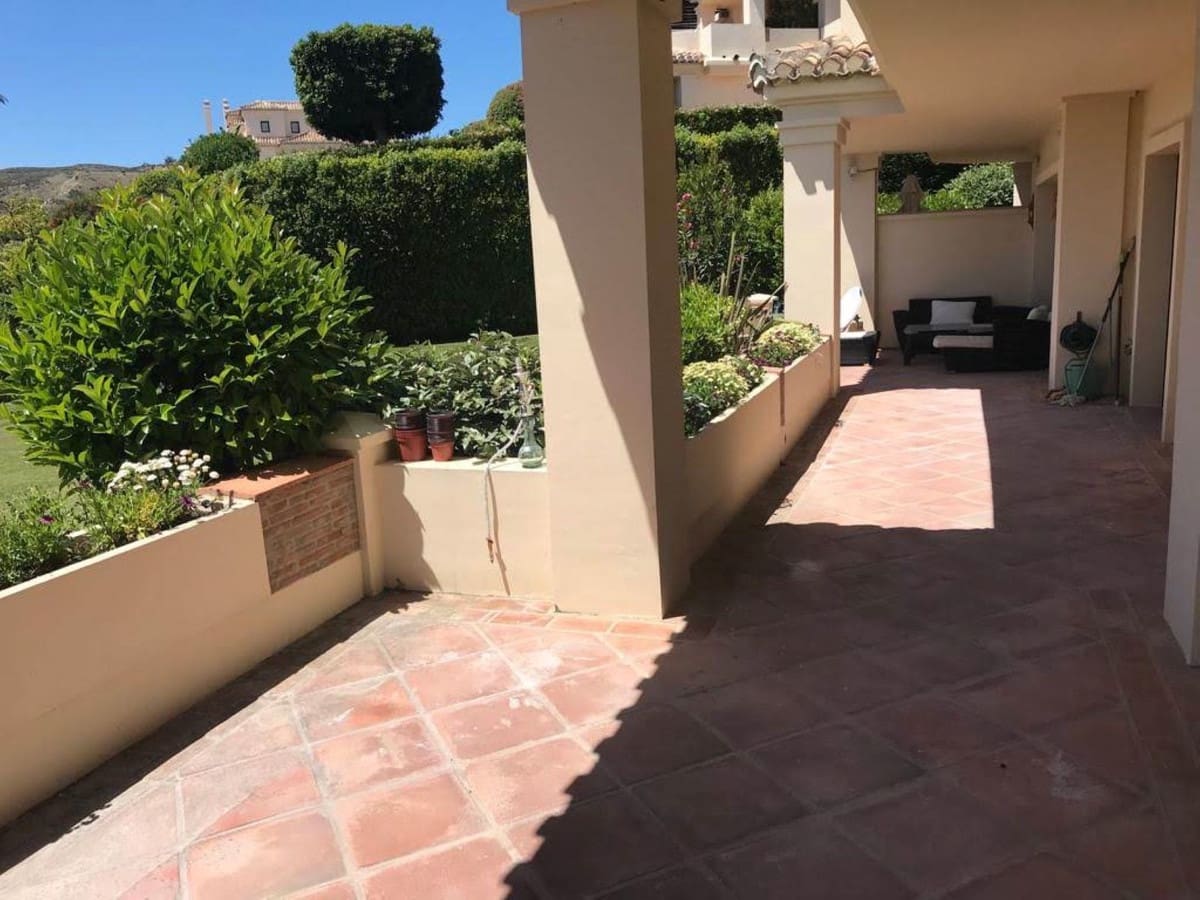 2 bedroom Apartment for sale in Benahavis with pool garage - € 575,000 (Ref: 6544810)