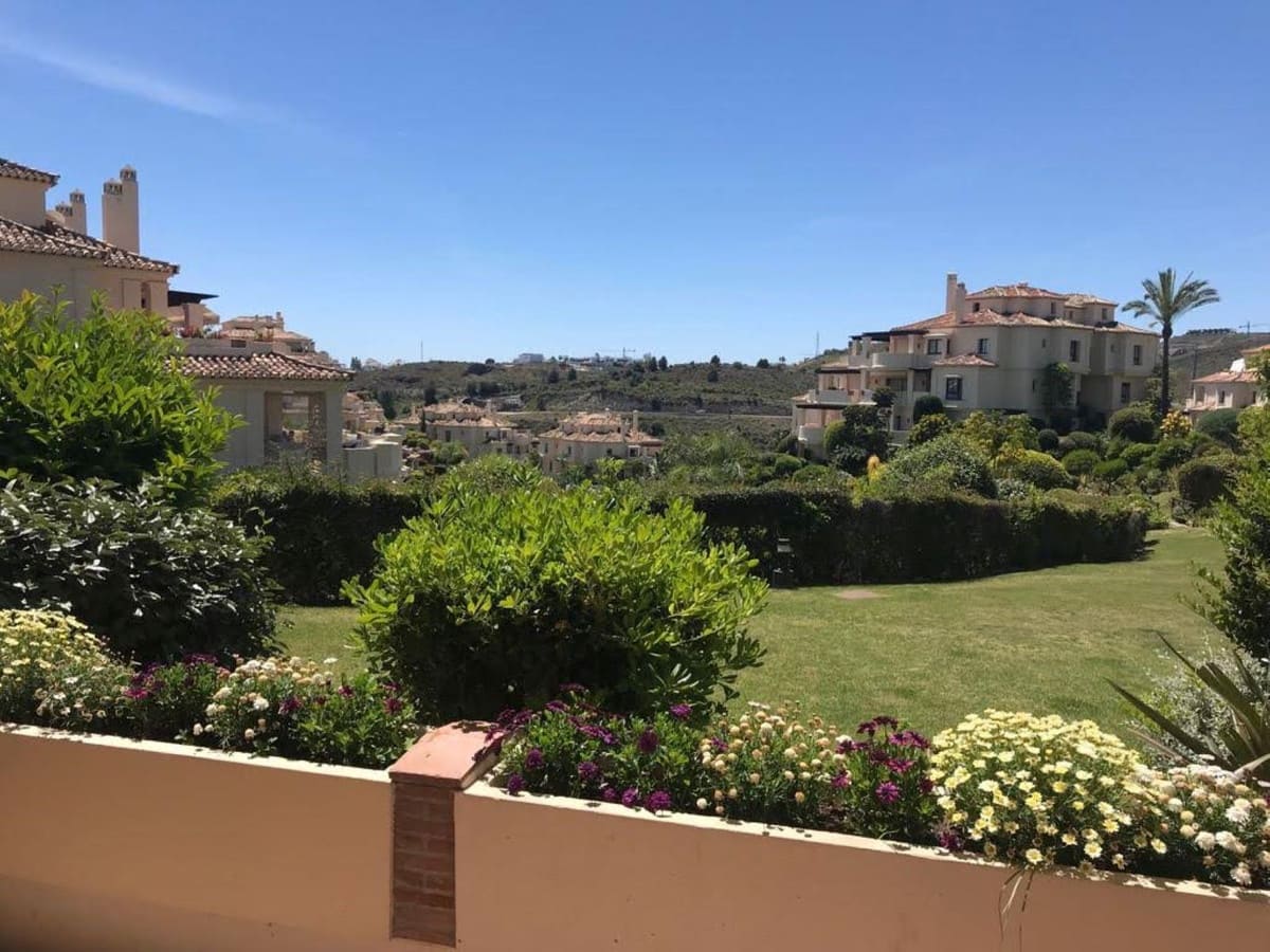 2 bedroom Apartment for sale in Benahavis with pool garage - € 575,000 (Ref: 6544810)