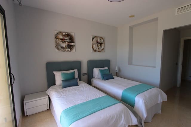 Apartamento de 2 habitaciones en Benahavís en venta con piscina garaje - 575.000 € (Ref: 6544810)