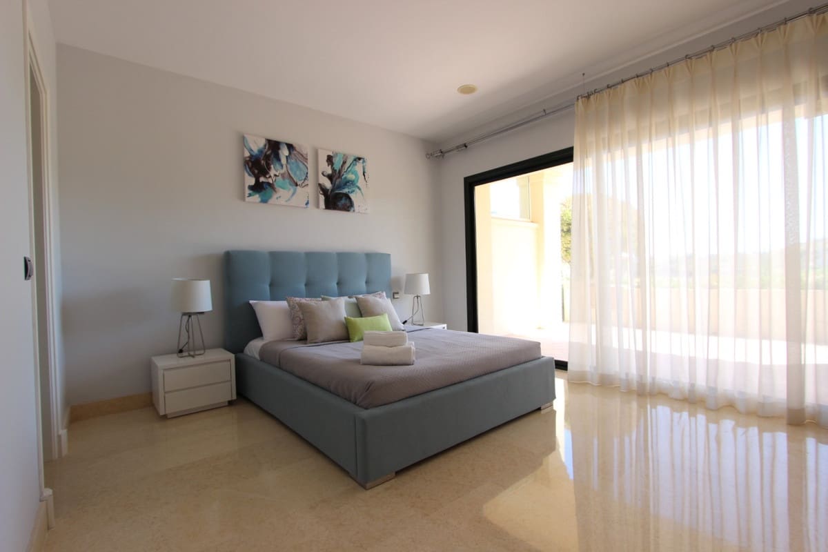 Apartamento de 2 habitaciones en Benahavís en venta con piscina garaje - 575.000 € (Ref: 6544810)