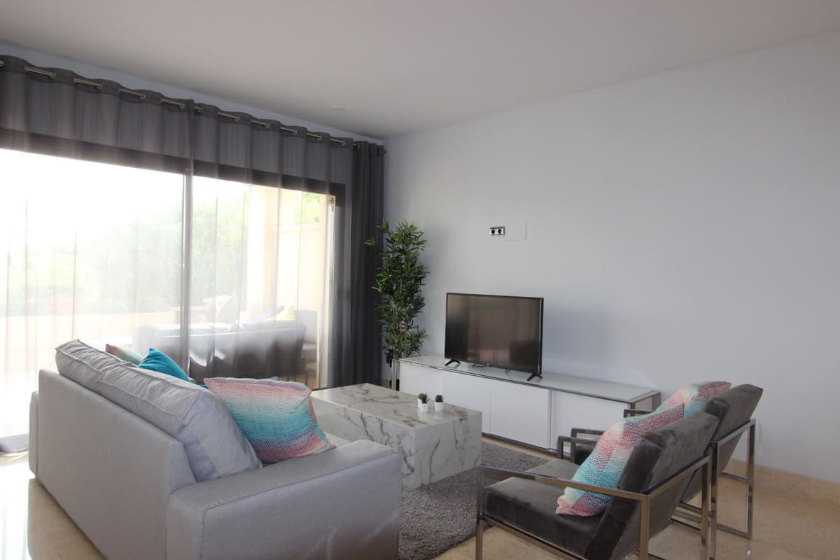 Apartamento de 2 habitaciones en Benahavís en venta con piscina garaje - 575.000 € (Ref: 6544810)