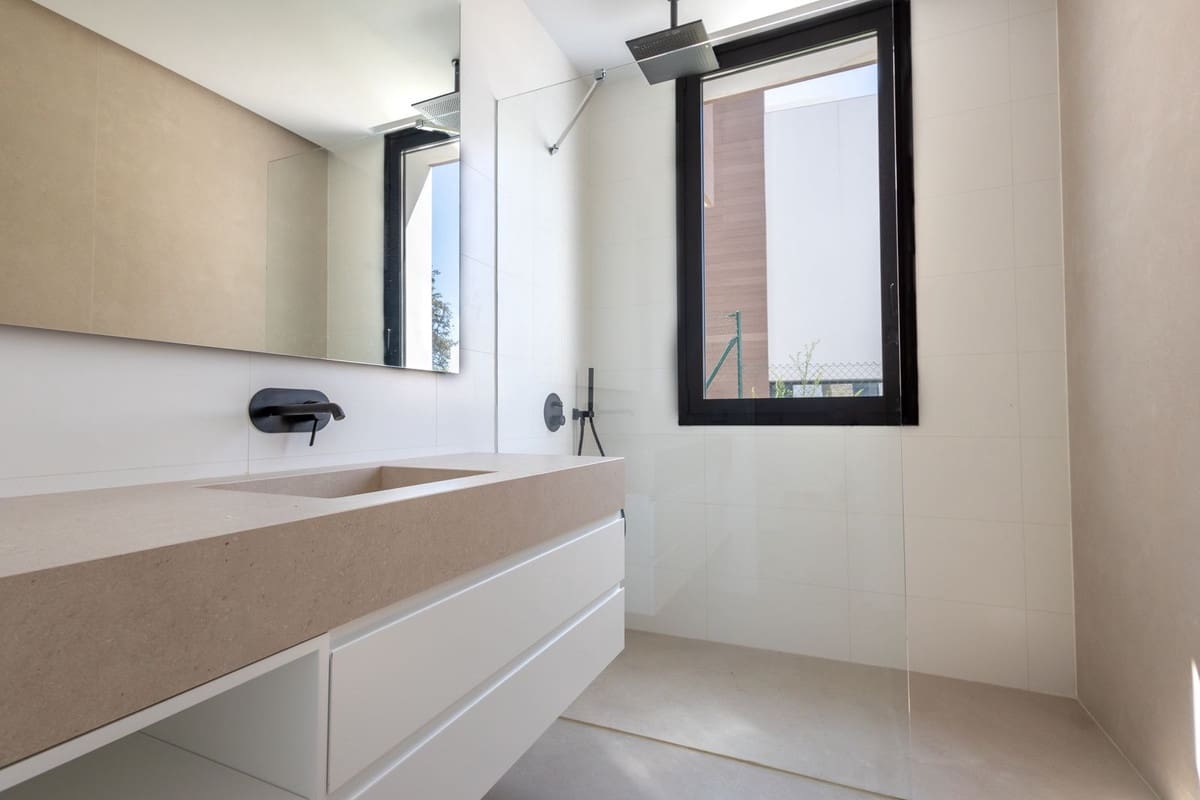 4 bedroom Villa for sale in Golden Mile with pool garage - € 4,200,000 (Ref: 6860309)