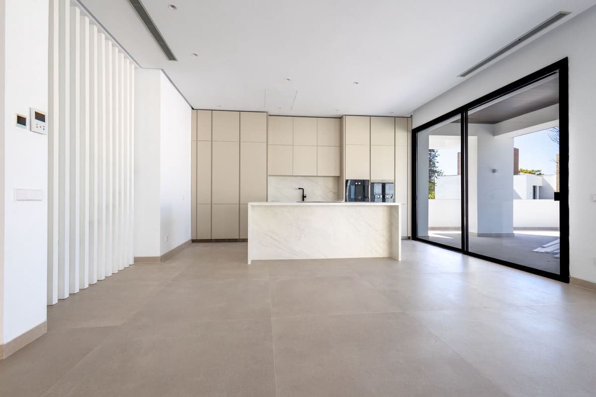 4 bedroom Villa for sale in Golden Mile with pool garage - € 4,500,000 (Ref: 6860309)