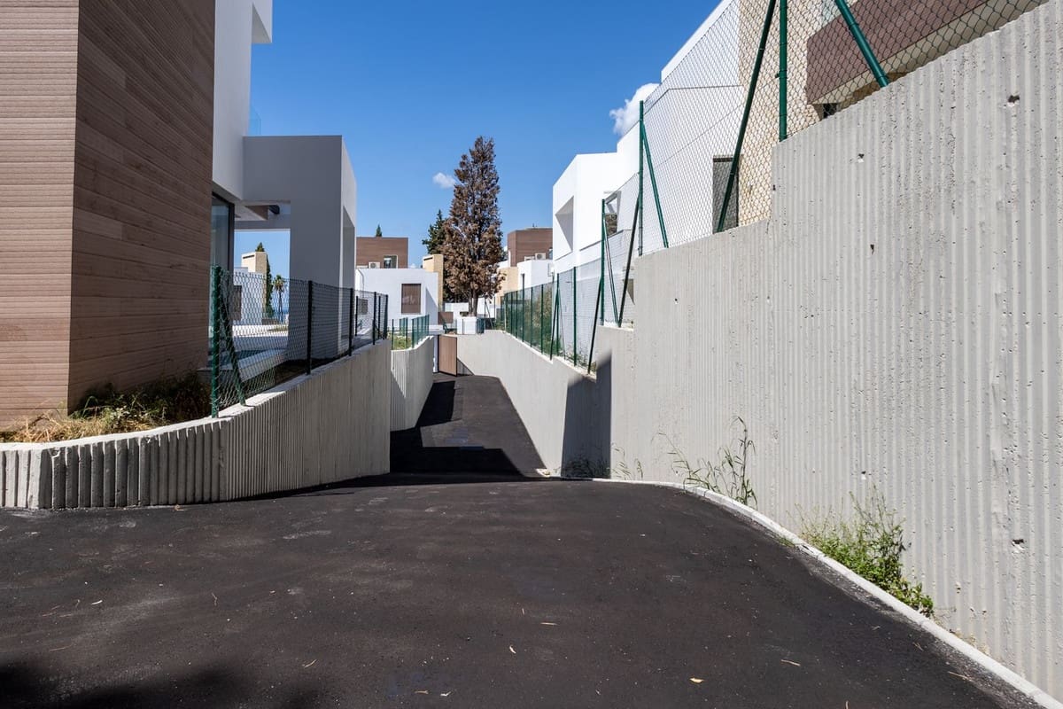 4 soverom Villa til salgs i Golden Mile med svømmebasseng garasje - € 4 500 000 (Ref: 6860309)