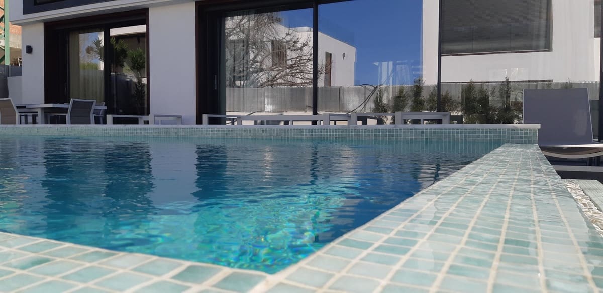 5 soveværelse Villa til salg i Puerto Banus med swimmingpool garage - € 2.950.000 (Ref: 7050404)