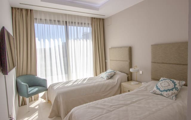 5 chambre Villa/Maison à vendre à Puerto Banus, Marbella avec piscine garage - 2 950 000 € (Ref: 7050404)