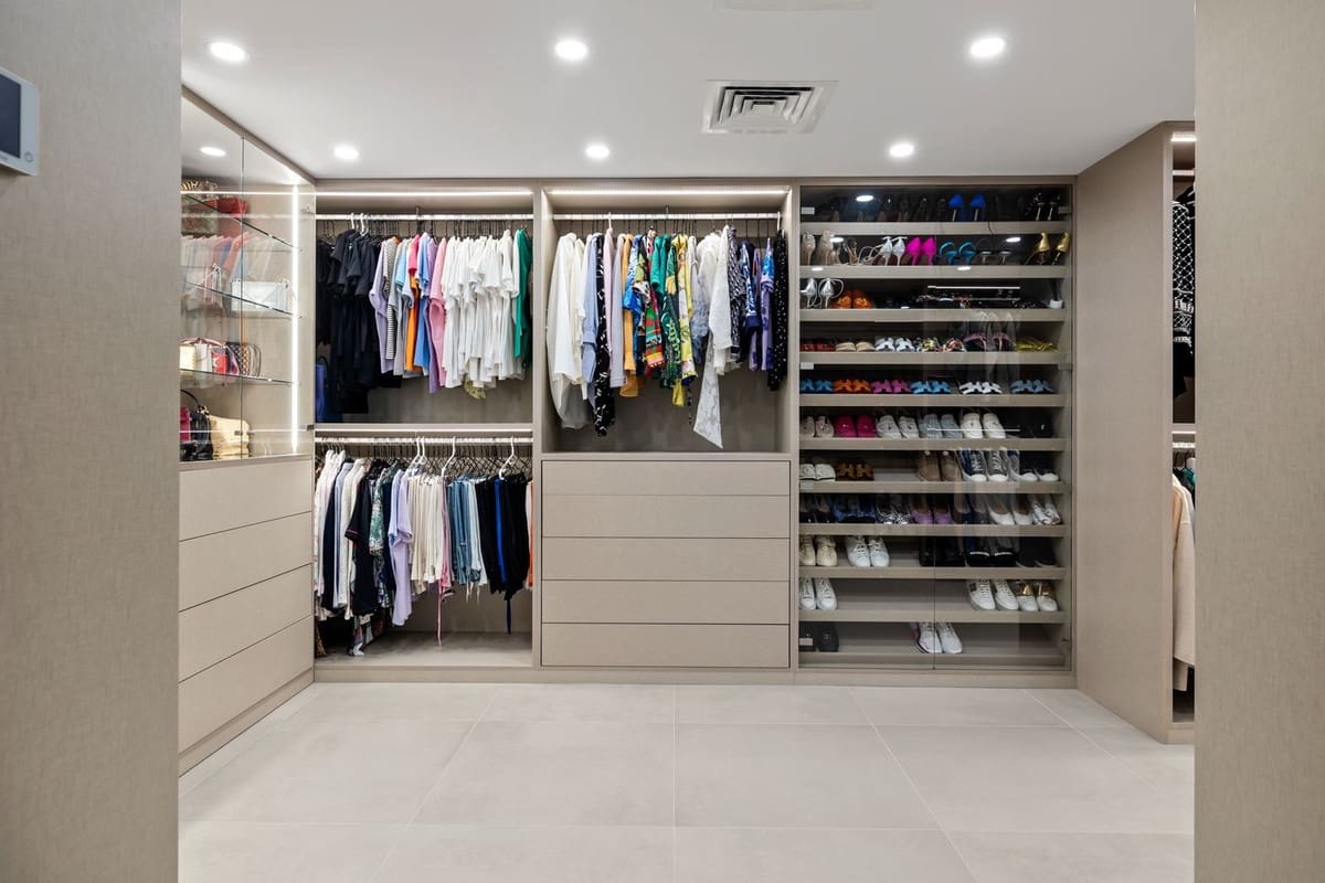 7 bedroom Apartment for sale in Nueva Andalucia with pool garage - € 4,300,000 (Ref: 7788782)