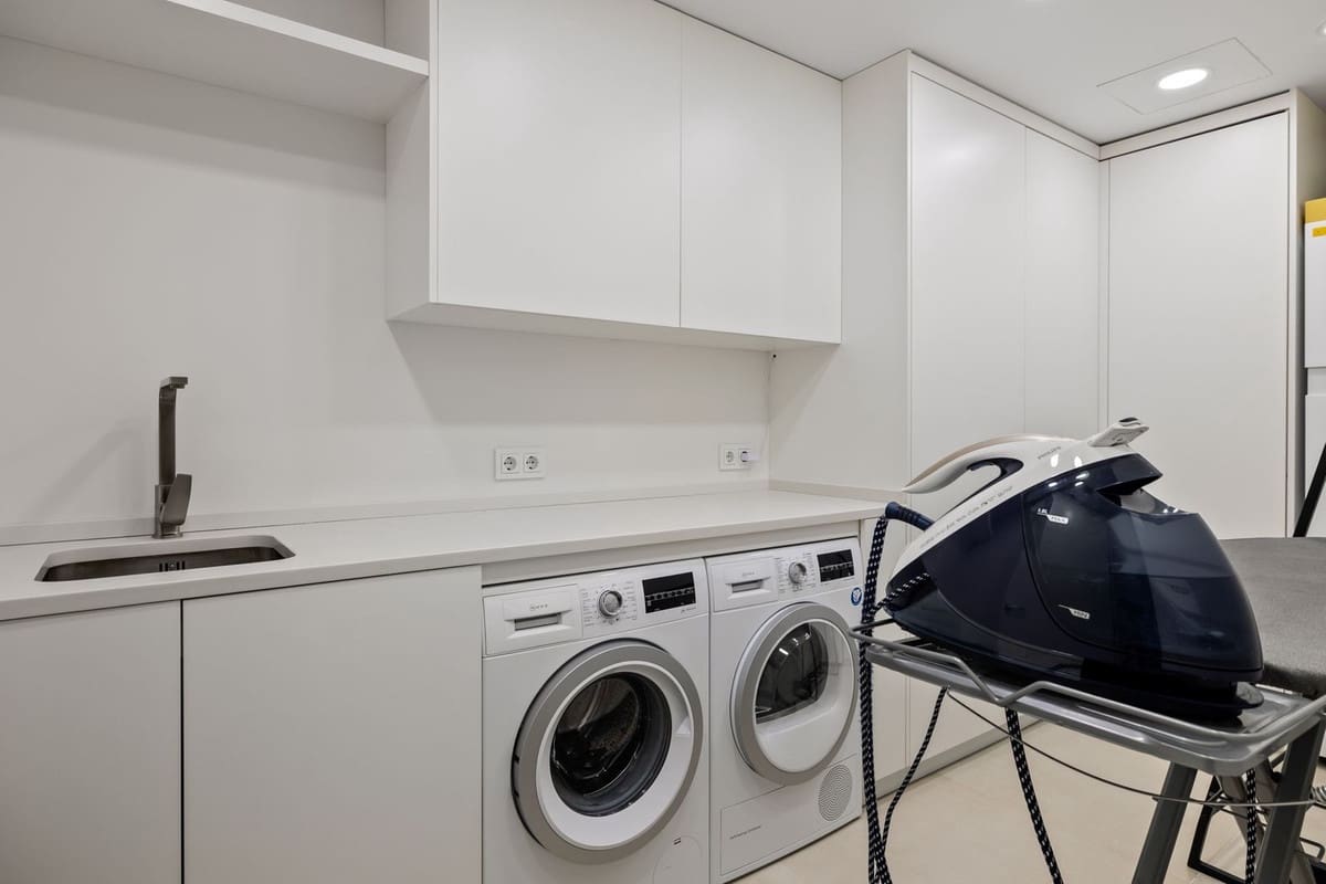 7 slaapkamer Appartement te koop in Nueva Andalucia met zwembad garage - € 4.300.000 (Ref: 7788782)