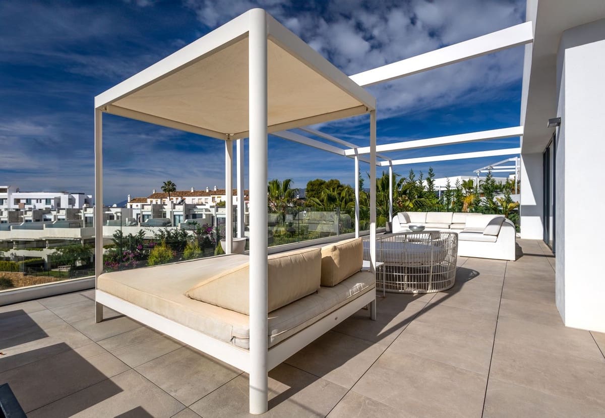 5 soveværelse Villa til salg i Cabopino med swimmingpool garage - € 2.995.000 (Ref: 7936130)