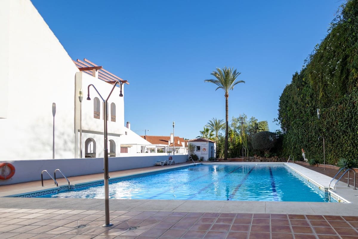 3 Zimmer Apartment zu verkaufen in Nueva Andalucia mit Pool Garage - 630.000 € (Ref: 7994129)