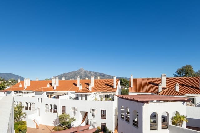 3 soverom Leilighet til salgs i Nueva Andalucia, Marbella med svømmebasseng garasje - € 630 000 (Ref: 7994129)