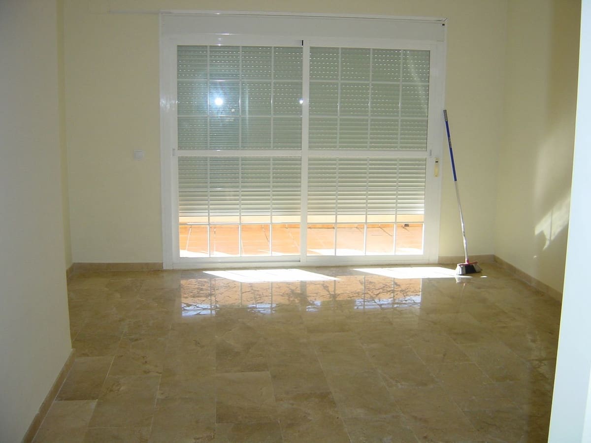 4 bedroom Townhouse for sale in Marbella with pool garage - € 890,000 (Ref: 8044333)