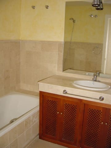 4 bedroom Townhouse for sale in Marbella with pool garage - € 890,000 (Ref: 8044333)