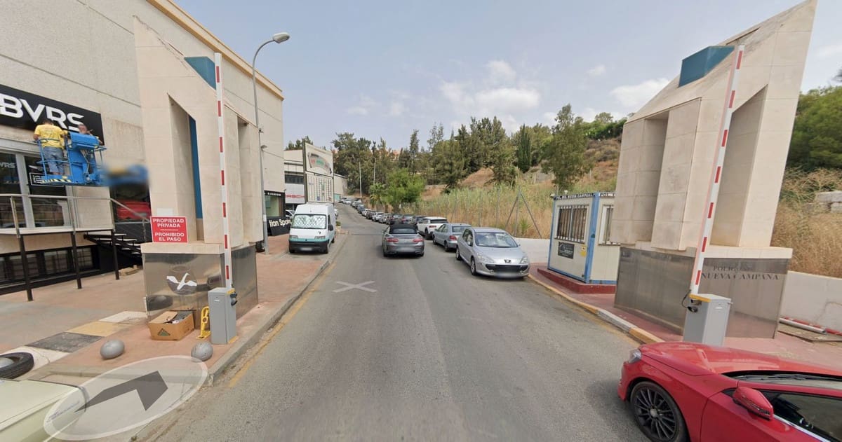 1 makuuhuone Kaupallinen myytävänä paikassa Nueva Andalucia - 555 000 € (Ref: 8064904)