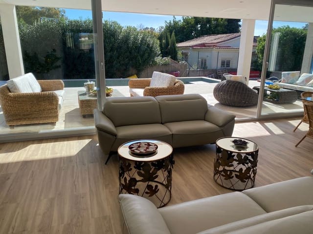 Chalet de 5 habitaciones en San Pedro de Alcantara, Marbella en venta con piscina garaje - 2.950.000 € (Ref: 8084376)