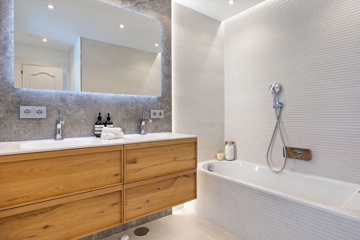 Chalet de 6 habitaciones en Nueva Andalucia en venta con piscina garaje - 6.900.000 € (Ref: 8134642)