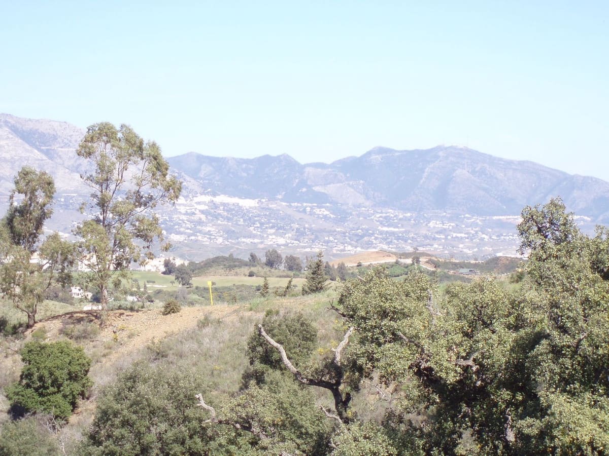 Ubebygd land til salgs i Mijas - € 7 500 000 (Ref: 8142200)