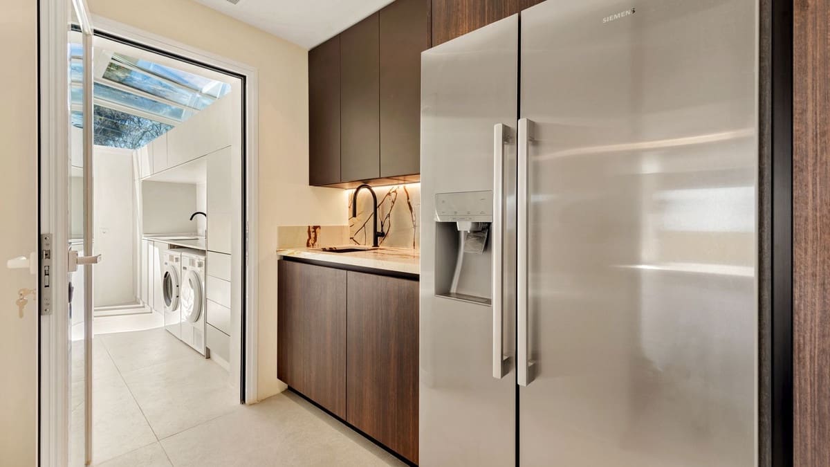 4 soveværelse Lejlighed til salg i Rio Real med swimmingpool garage - € 4.995.000 (Ref: 8444558)