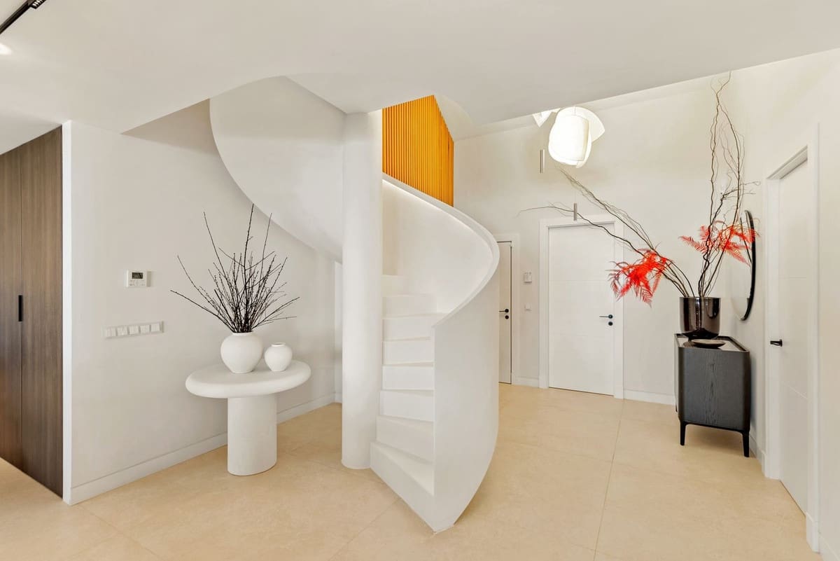 4 soveværelse Lejlighed til salg i Rio Real med swimmingpool garage - € 4.995.000 (Ref: 8444558)