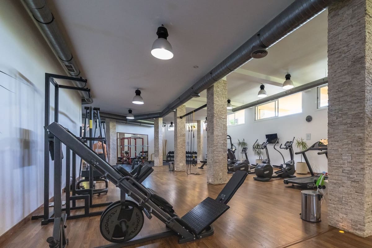 2 bedroom Apartment for sale in Nueva Andalucia with pool garage - € 469,000 (Ref: 8465639)