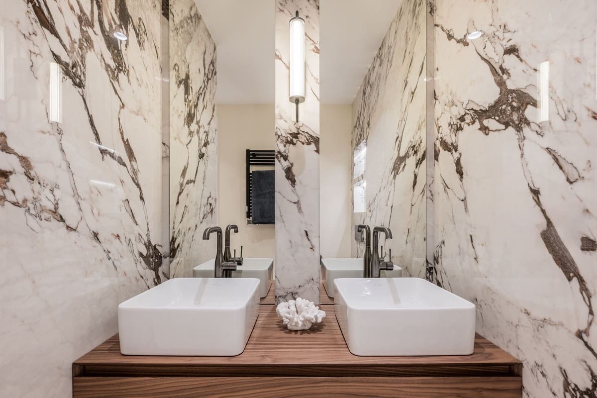 3 bedroom Apartment for sale in Estepona with pool garage - € 1,695,000 (Ref: 8465829)