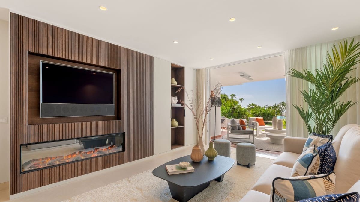 3 bedroom Apartment for sale in Estepona with pool garage - € 1,695,000 (Ref: 8465829)