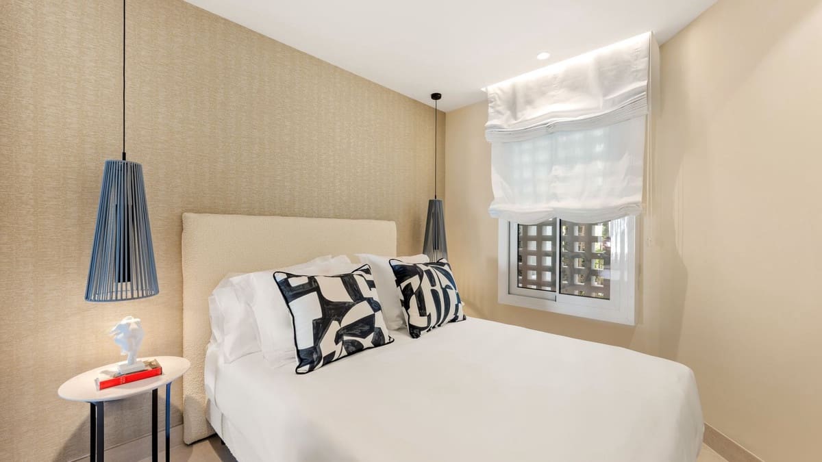 3 bedroom Apartment for sale in Estepona with pool garage - € 1,695,000 (Ref: 8465829)