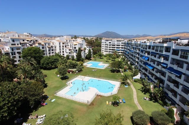 4 chambre Penthouse à vendre à Puerto Banus, Marbella avec piscine garage - 1 050 000 € (Ref: 8465830)