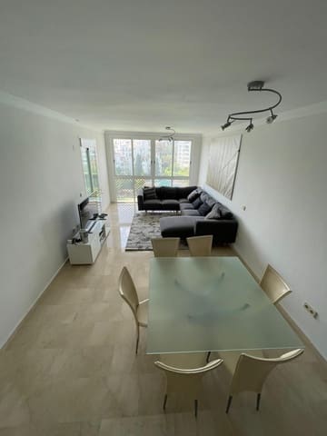 4 soveværelse Penthouse til salg i Puerto Banus, Marbella med swimmingpool garage - € 1.050.000 (Ref: 8465830)