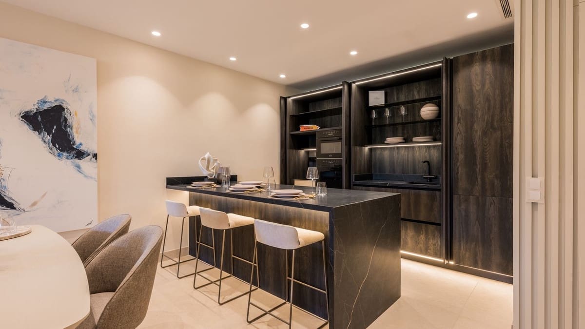 3 slaapkamer Appartement te koop in Estepona met zwembad garage - € 1.825.000 (Ref: 8467069)