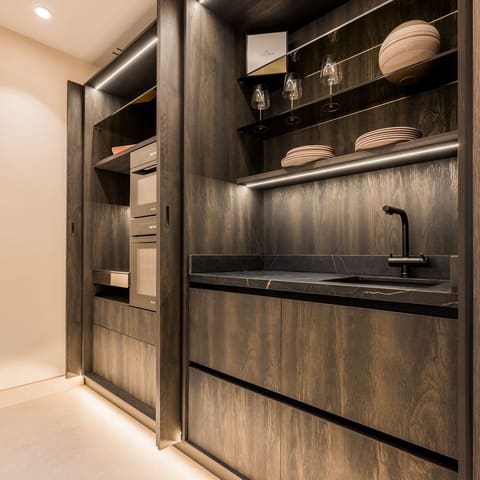 3 chambre Appartement à vendre à Estepona avec piscine garage - 1 825 000 € (Ref: 8467069)