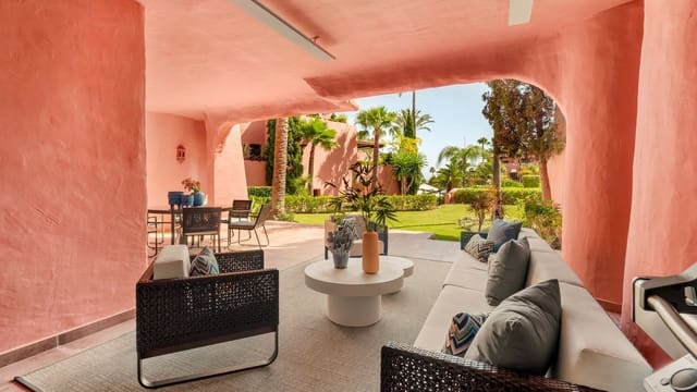 3 chambre Appartement à vendre à Estepona avec piscine garage - 1 825 000 € (Ref: 8467069)