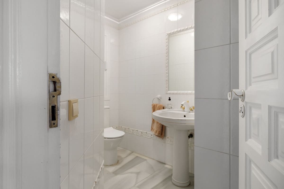 5 Zimmer Villa zu verkaufen in Nueva Andalucia mit Pool Garage - 1.295.000 € (Ref: 8477024)