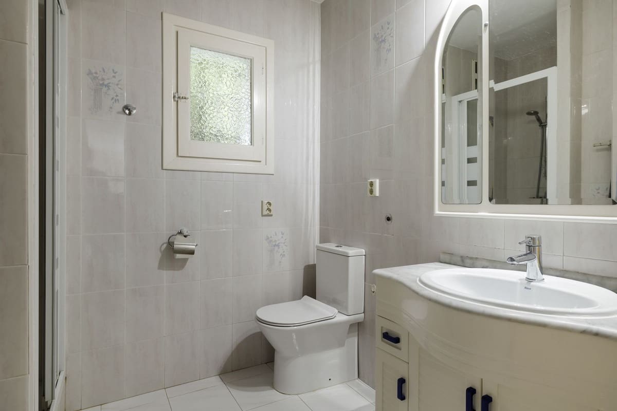 5 Zimmer Villa zu verkaufen in Nueva Andalucia mit Pool Garage - 1.295.000 € (Ref: 8477024)