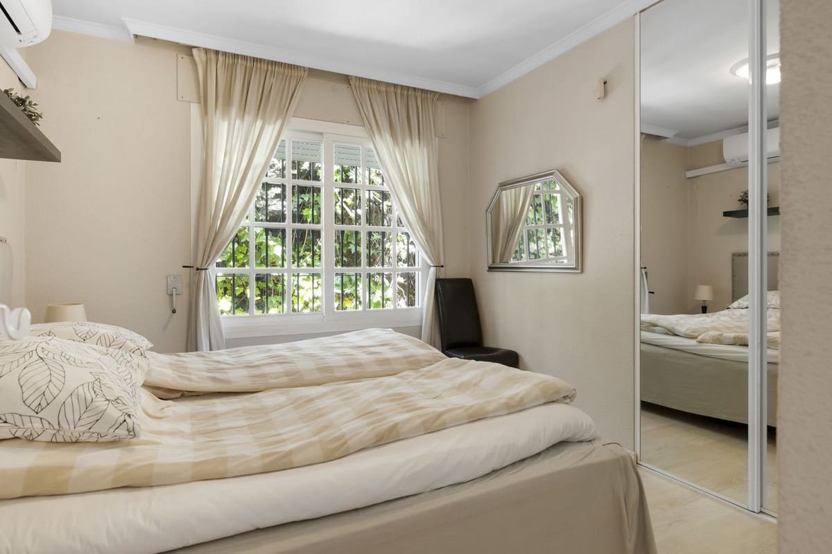 5 Zimmer Villa zu verkaufen in Nueva Andalucia mit Pool Garage - 1.295.000 € (Ref: 8477024)