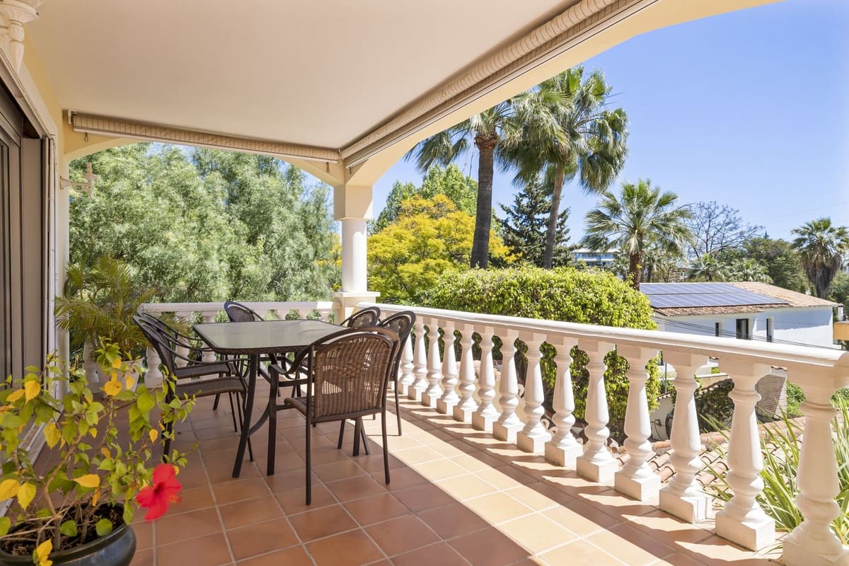 5 Zimmer Villa zu verkaufen in Nueva Andalucia mit Pool Garage - 1.295.000 € (Ref: 8477024)