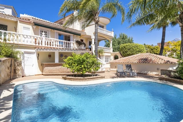 5 slaapkamer Villa te koop in Nueva Andalucia, Marbella met zwembad garage - € 1.295.000 (Ref: 8477024)